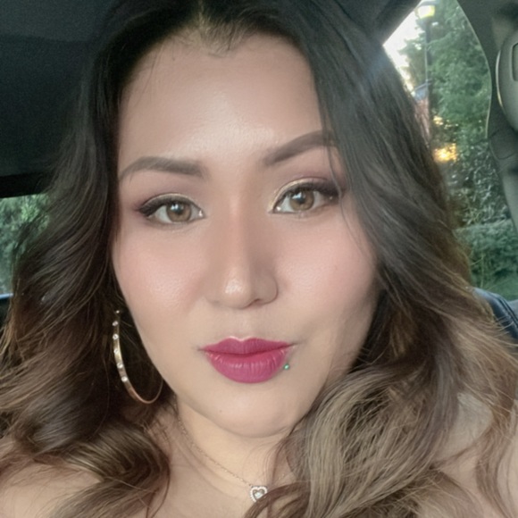 Meet your Posher, Liz - Picture 1 of 1